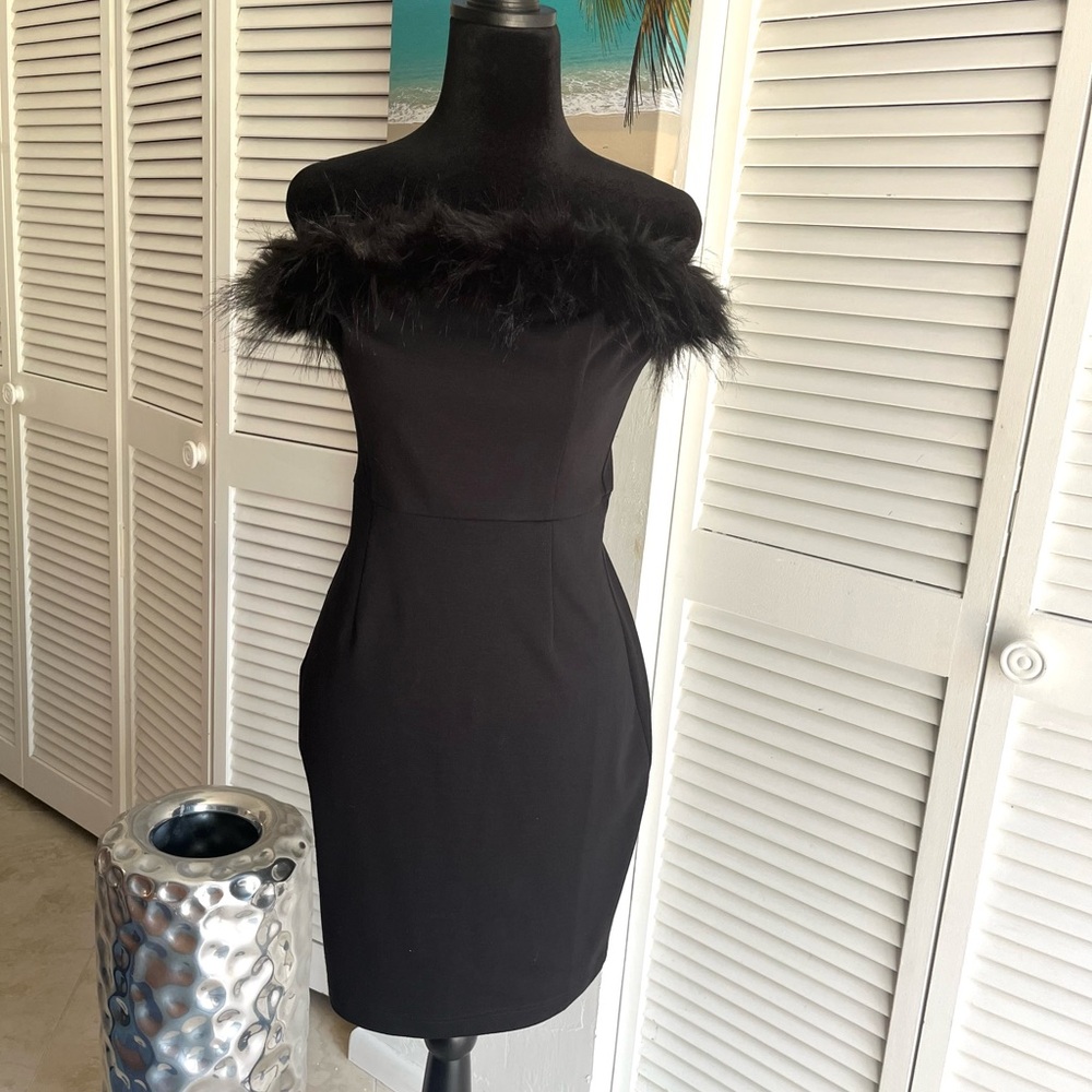 Elegant Black Off-Shoulder Strapless Dress by Venus